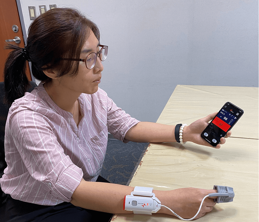 台灣安麗莎公司 即時監測血氧儀上市